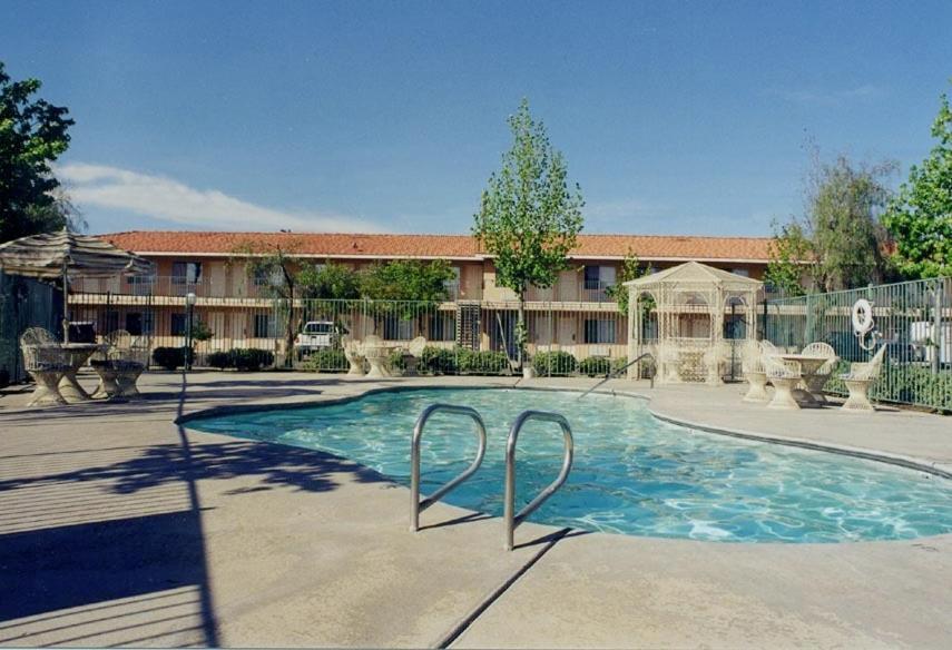 Applegate Inn Atwater Exterior foto
