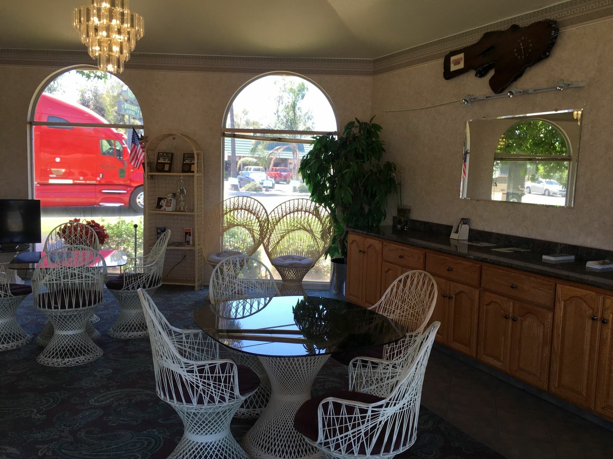 Applegate Inn Atwater Exterior foto